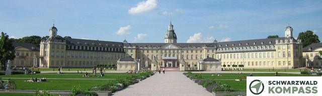 Karlsruher Schloss am Tag