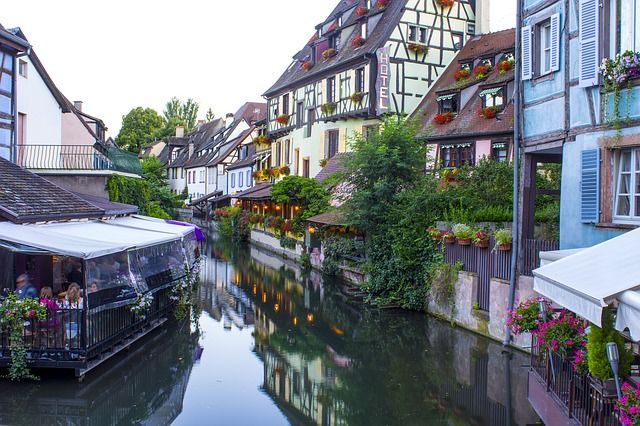 Restaurants in Colmar direkt am Kanal. Essen auf dem Wasser.